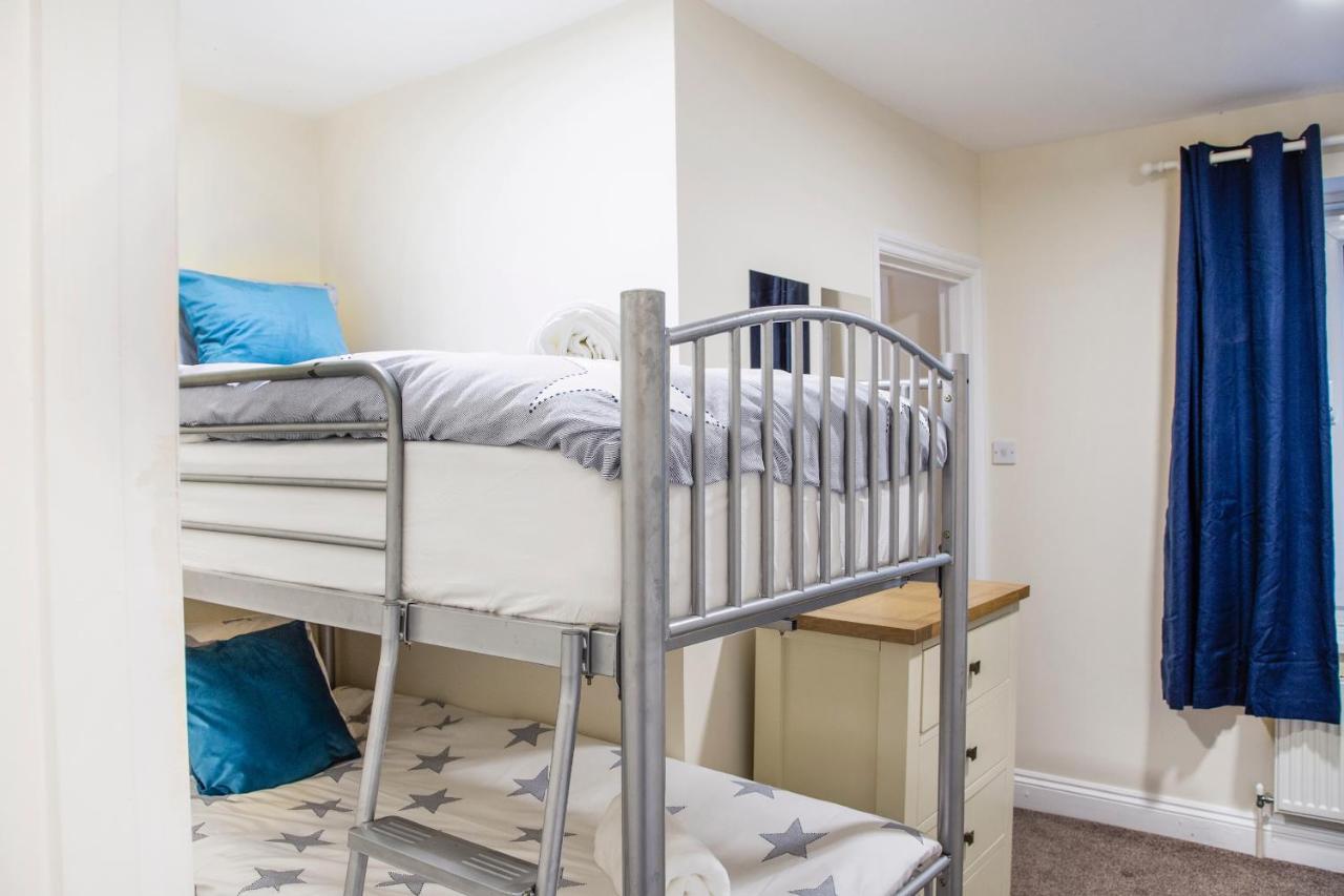 Cosy Open Plan Harbourside Inn With Superking Beds, Wood Burning Stove And Bar Torquay Exterior photo